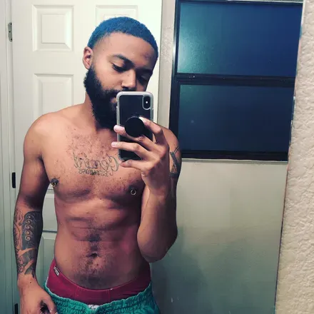 OnlyFans cuenta night_at_the_palms avatar 1