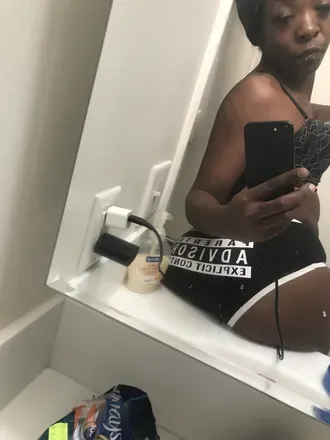 OnlyFans account  notyouraveragefreak avatar 1