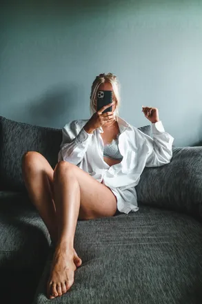 OnlyFans cuenta yourstrulyblonde header 2