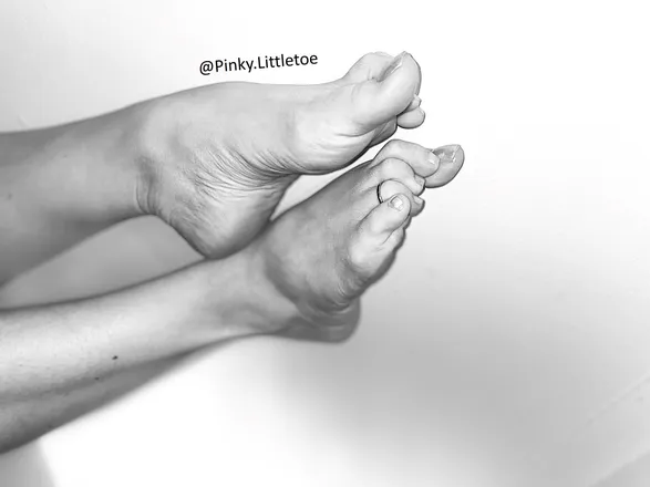OnlyFans cuenta pinky.littletoe header 2