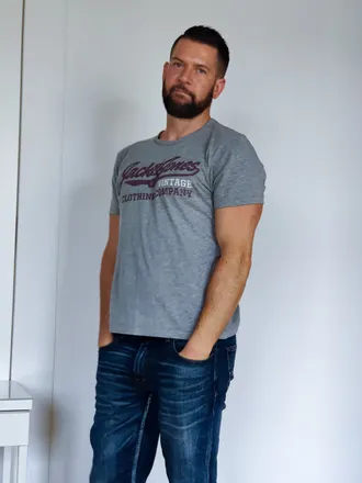 OnlyFans cuenta nik_zhr header 2