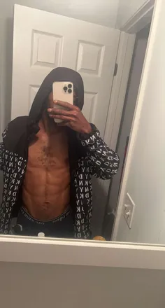 OnlyFans cuenta slimthugganc header 2