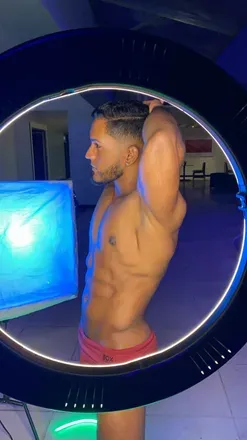 OnlyFans cuenta charlieb.cr avatar 1