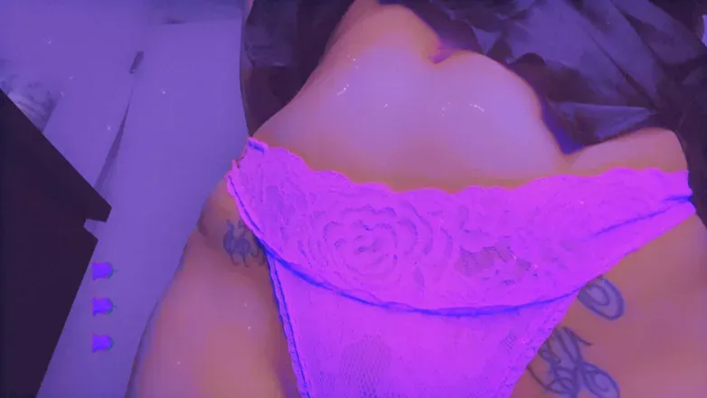 OnlyFans cuenta peaachbabyy header 2