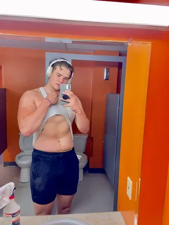 OnlyFans account  vanbustin avatar 1