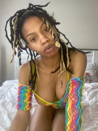 OnlyFans account  sexypetitetreat avatar 1
