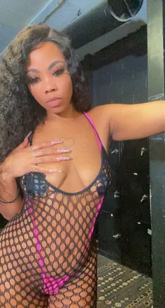 OnlyFans account  peach.6.0 header 2