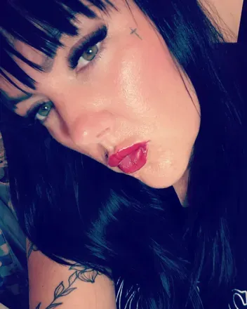 OnlyFans account  butterflypolishgirl avatar 1