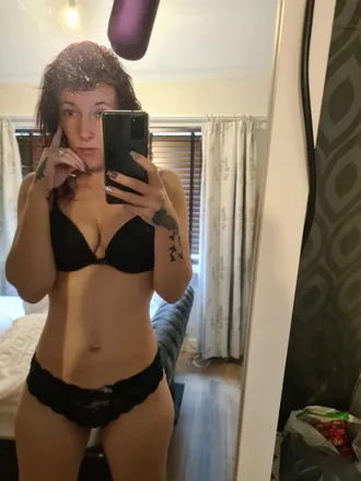 OnlyFans cuenta linzj header 2