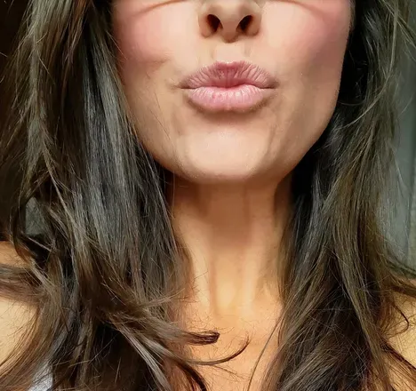 OnlyFans account  roosnova avatar 1