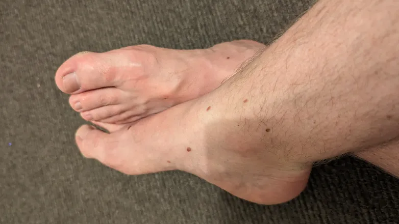 OnlyFans account  hairyhobbittoes header 2