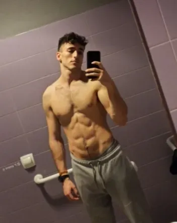 OnlyFans cuenta youritalianmate avatar 1