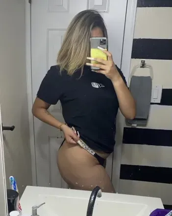 OnlyFans account  scarlet_baby04 avatar 1