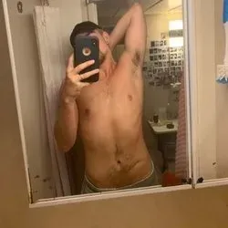OnlyFans cuenta youngg_daddyyy avatar 1