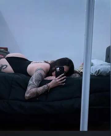 OnlyFans cuenta analyyy1 header 2