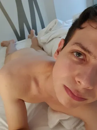 OnlyFans cuenta alekoch header 2