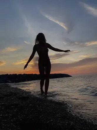 OnlyFans cuenta anne_stasia header 2
