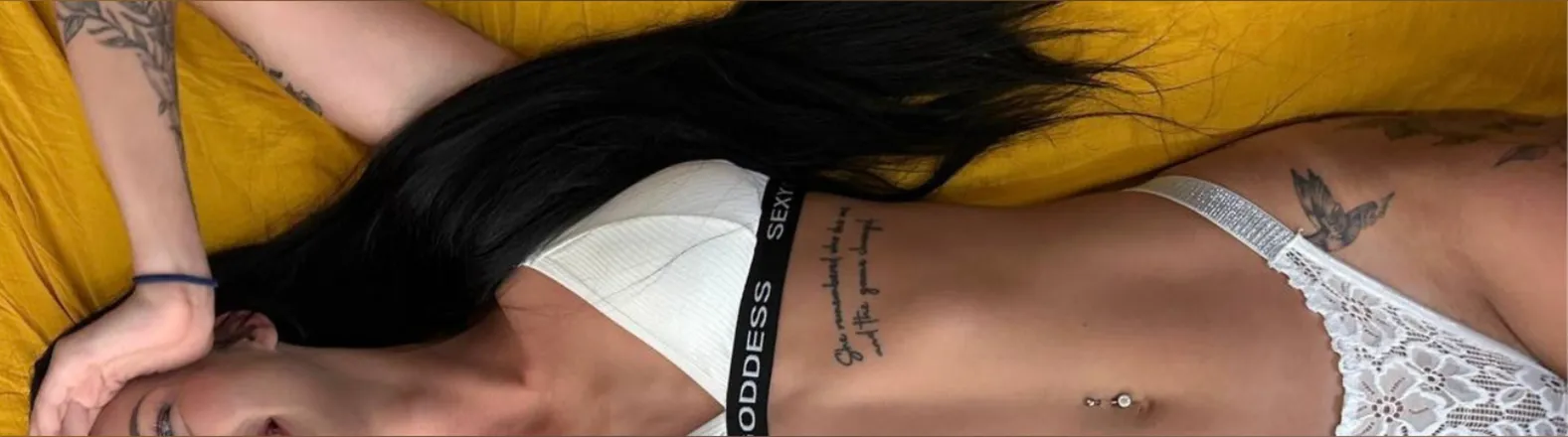 OnlyFans cuenta emilychloee header 2