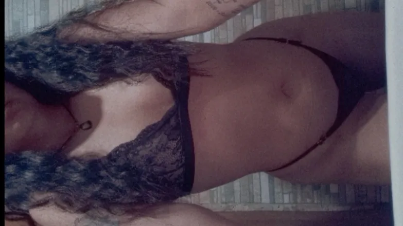 OnlyFans account  roni07 header 2