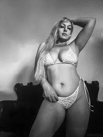 OnlyFans cuenta one_curvy_one avatar 1