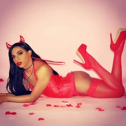 OnlyFans cuenta foreverfemme header 2
