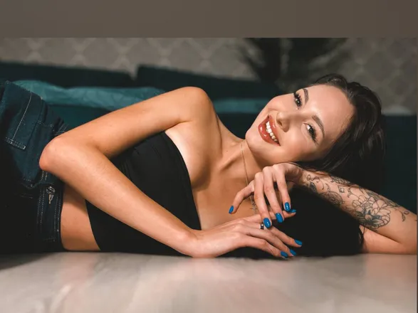 OnlyFans cuenta annaliciouus header 2