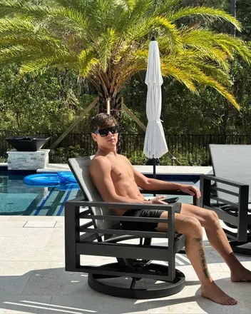 OnlyFans account  opash header 2