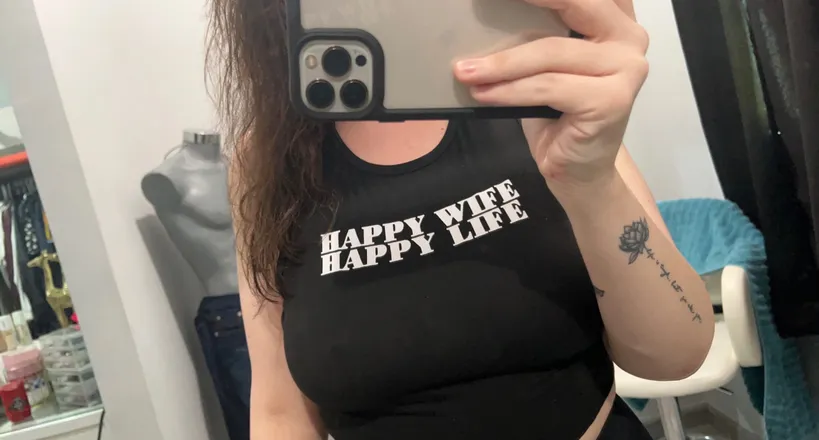 OnlyFans cuenta introvertgirlie header 2