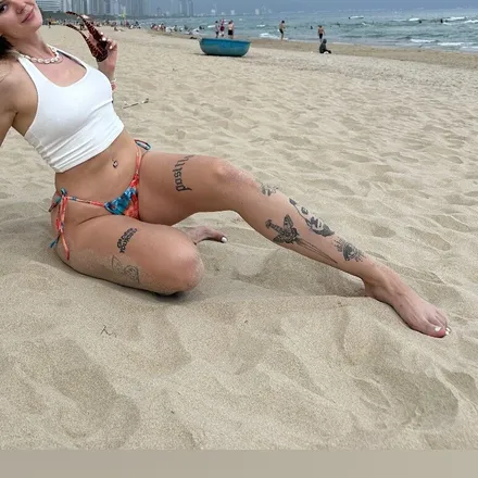 OnlyFans cuenta veinyfeetgoddess header 2
