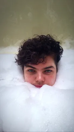 OnlyFans cuenta joey_valentinee header 2
