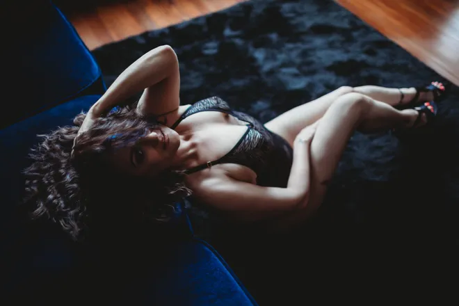 OnlyFans cuenta introverted.exhibition header 2