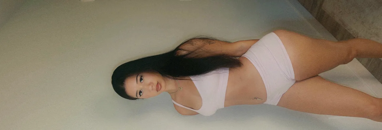 OnlyFans account  heavyinluv header 2