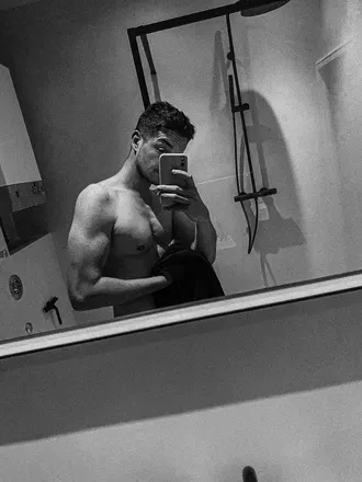 OnlyFans cuenta kastielos header 2