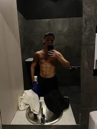 OnlyFans cuenta sunnyleyes avatar 1