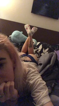 OnlyFans cuenta peachy_lychee header 2