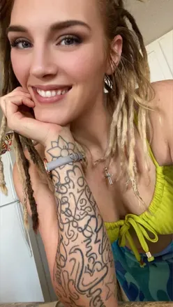 OnlyFans account  dreadfulfantasy avatar 1