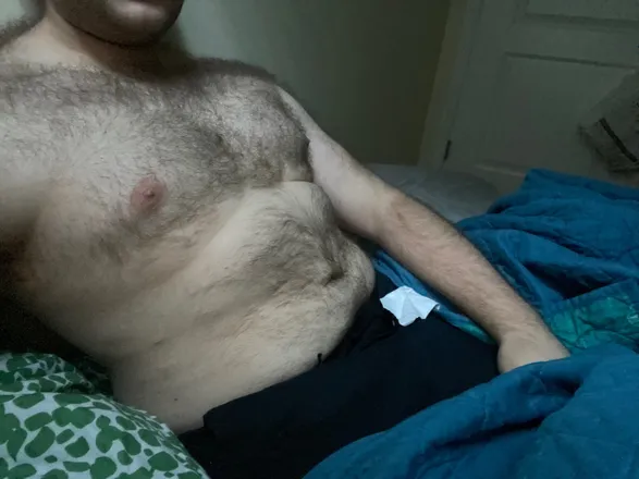 OnlyFans cuenta greensweatpant header 2