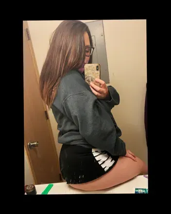 OnlyFans account  thickandcurvybrat avatar 1