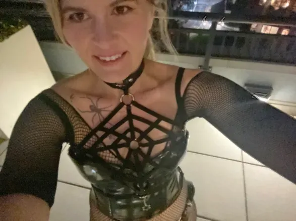 OnlyFans cuenta elsaoutlaw avatar 1