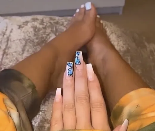 OnlyFans cuenta prettytoeswhitney header 2