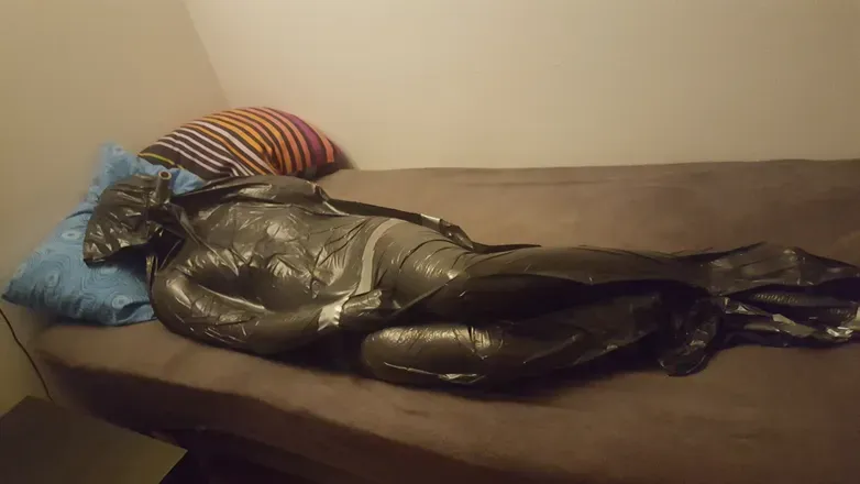 OnlyFans cuenta bdsm-mummification header 2