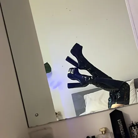 OnlyFans cuenta theduchessamara header 2