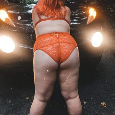 OnlyFans account  notyouraveragewhatgirl header 2