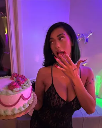 OnlyFans cuenta tirahliyn header 2