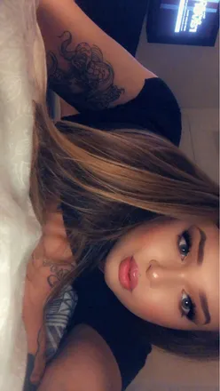 OnlyFans cuenta thefreakyqueenbee header 2