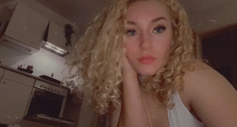 OnlyFans cuenta yourgirlmelli avatar 1