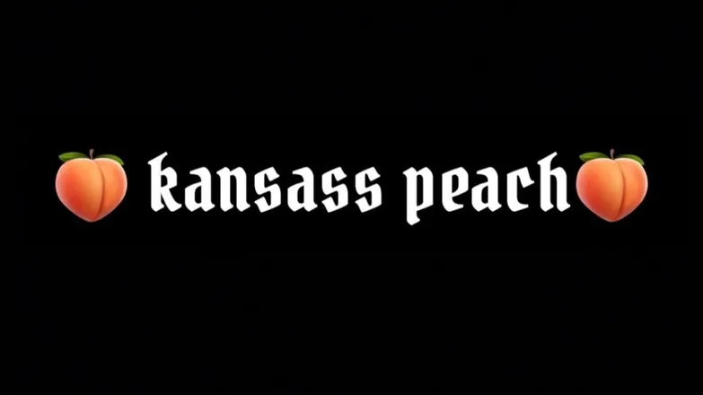 OnlyFans cuenta kansasspeach header 2