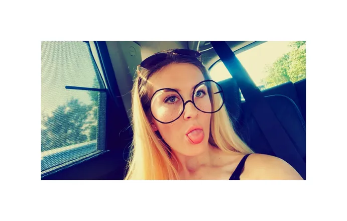 OnlyFans cuenta khloee_x header 2
