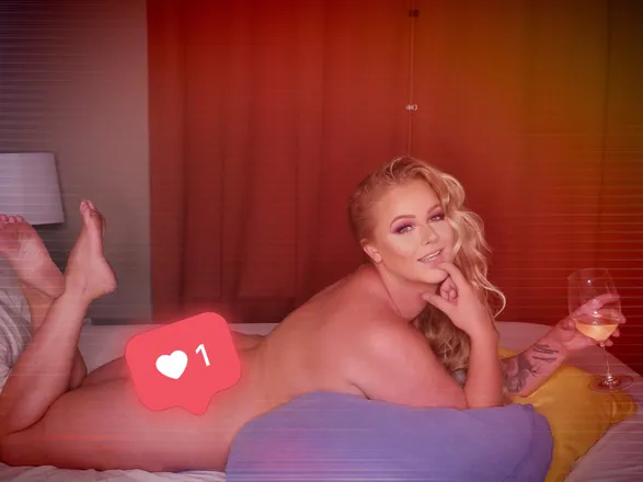 OnlyFans cuenta perky_parker header 2