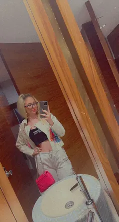 OnlyFans cuenta mollybabyx header 2